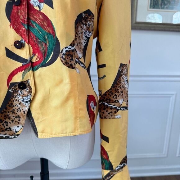 Dana Buchman 100% Silk Safari Blouse Elephant Alphabet Parrot Cheetah Yellow 8 - Picture 3 of 5